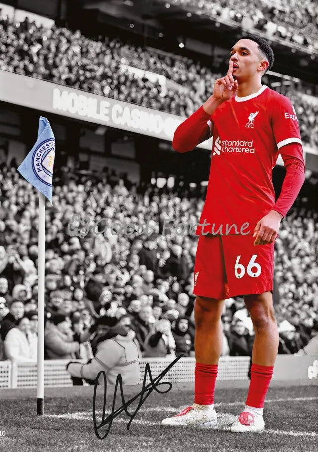 Popular Football Player Soccer Sports Star Posters and Prints Canvas Printing Wall Art Picture for Living Room Home Decor Gifts