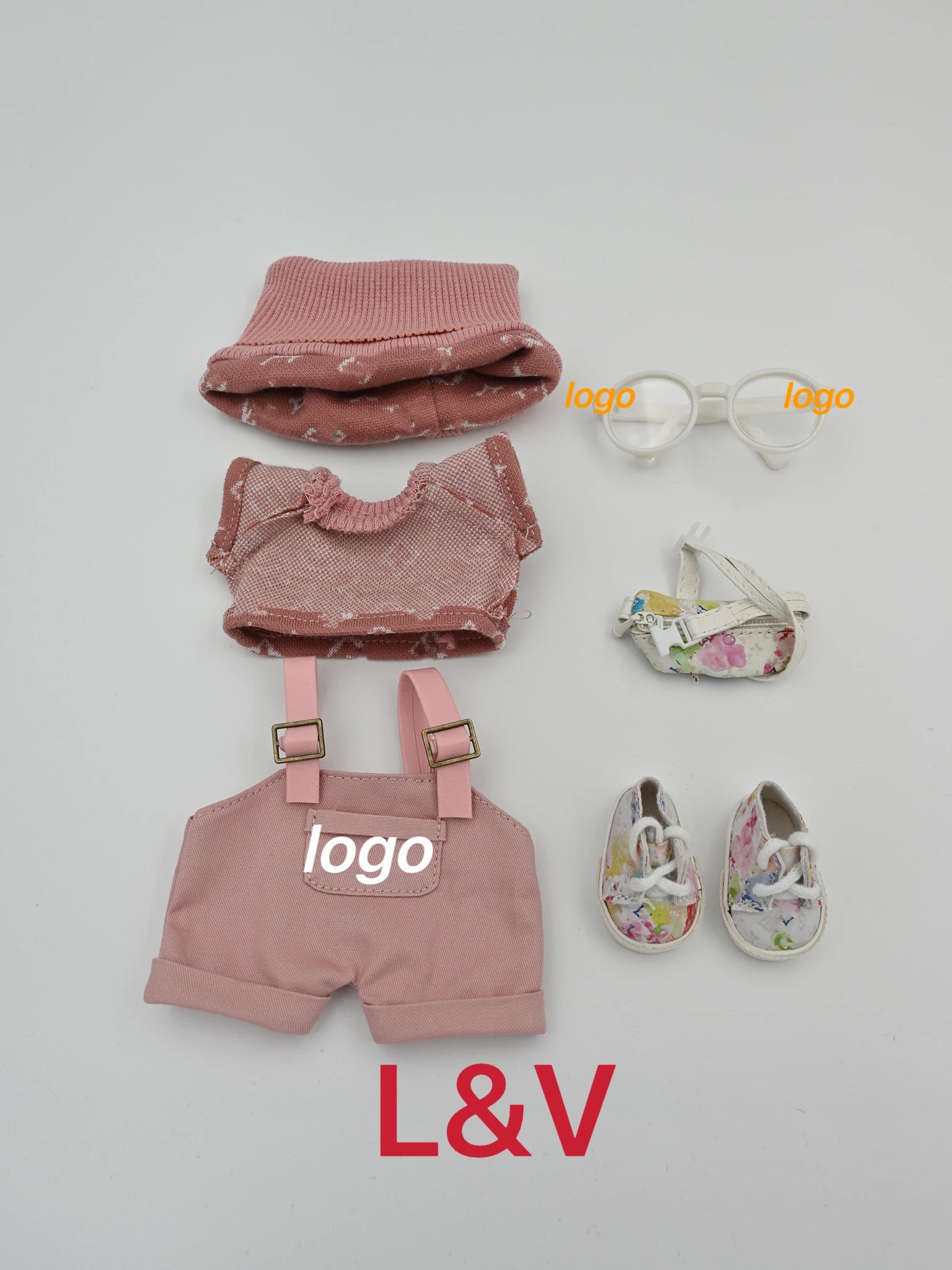 Labubu Haute Couture 17cm Doll Clothing| Gen1-3 Compatible | Designer Outfit with Mini Hat, Glasses & Shoes | Collectible Set