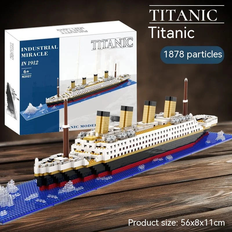 Titanic iceberg ship model set. - All you can buy!
