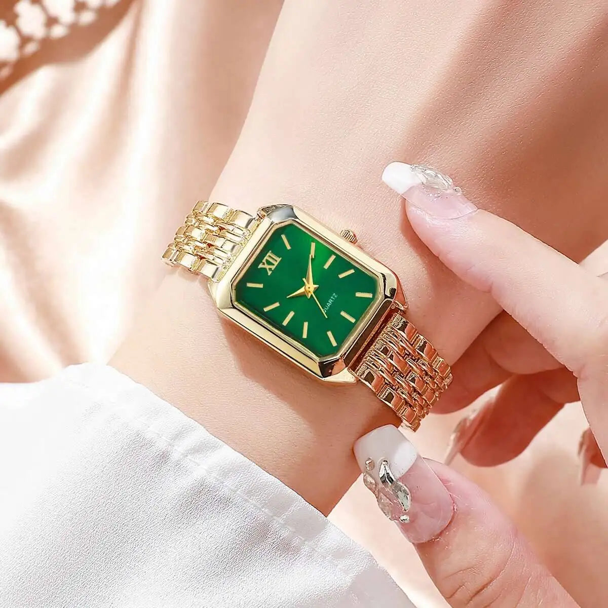 Fashion Rectangle Women Quartz Watch Luxury Analog Wristwatches Reloj Mujer Girls Clock Gift（Without Box）