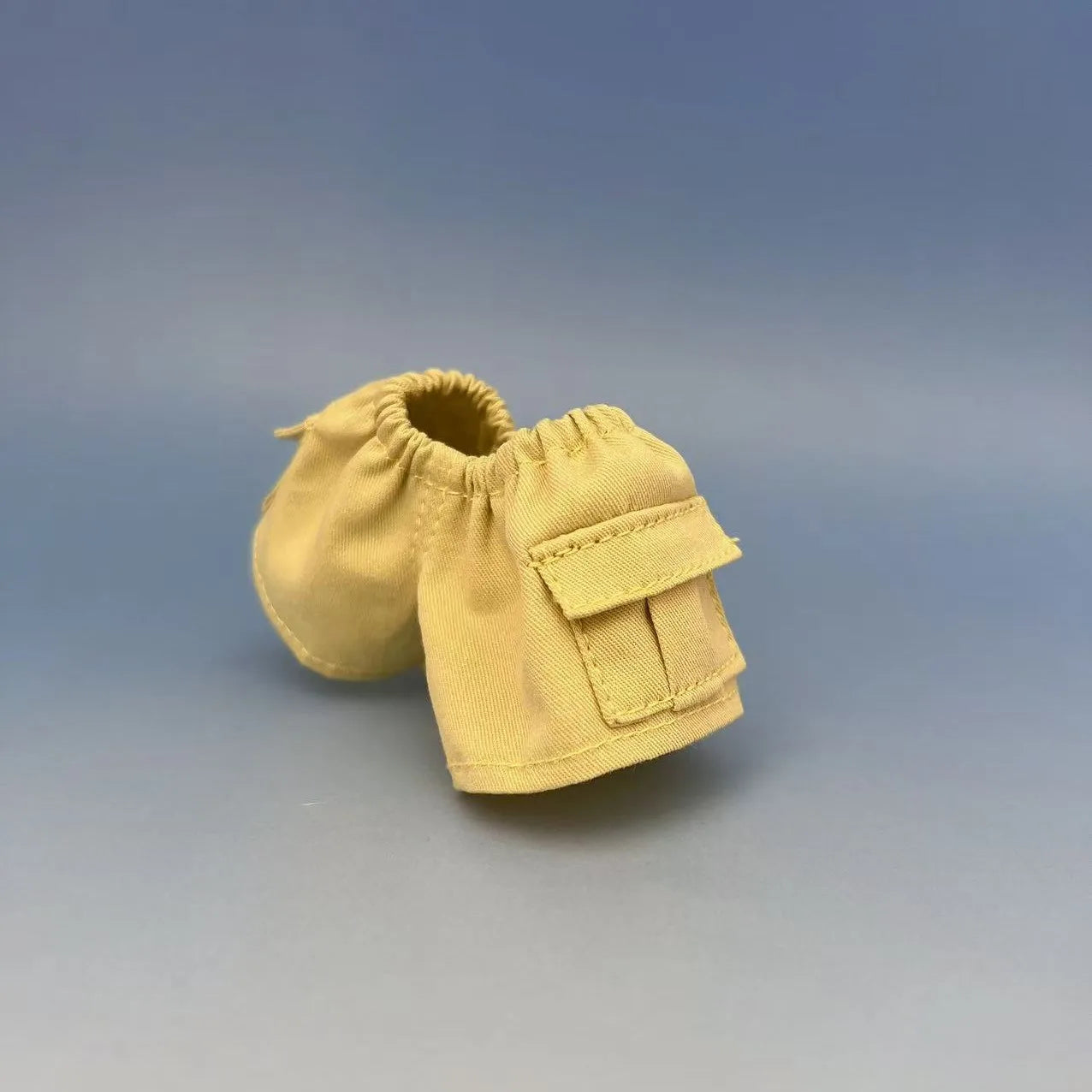 Labubu Summer Shirt & Ripped Jeans - Cool Casual Outfit for 17cm Vinyl Dolls with a Trendy Summer Vibe