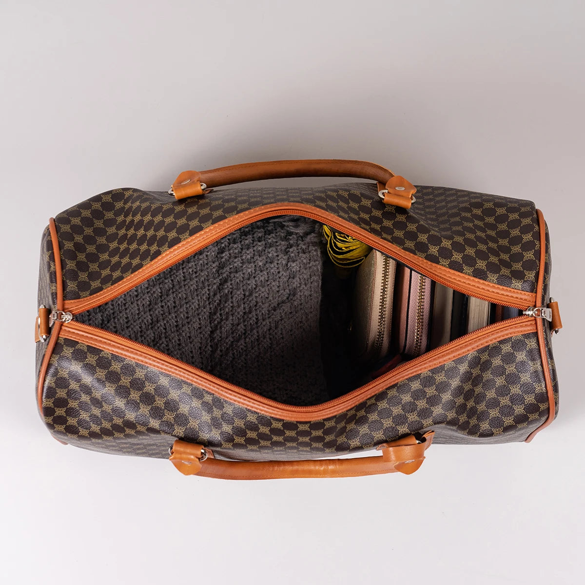 Mature and Elegant Patterned Dark-Colored Luggage Organizer Handbag, Sturdy and Durable with Smooth Zipper, Large Capacity for Carrying Suits, Clothes, Documents, Laptops, Shoes, Single Shoulder Crossbody with Dual Handles, P