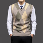 2025 Autumn Winter Knit Vests Men Fashion Argyle V-Neck Smart Casual Sleeveless Knitted Sweater Men Slim Fit Warm Pullover Vest