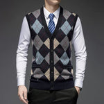 New Spring Autumn Men's Knit Smart Casual Vests Fashion Patchwork Sleeveless Slim Fit V-Neck Knitted Pullovers Men Sweater Vest