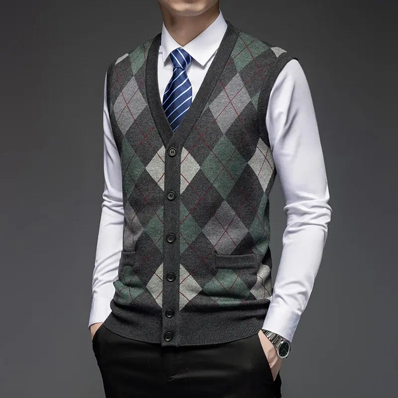 New Spring Autumn Men's Knit Smart Casual Vests Fashion Patchwork Sleeveless Slim Fit V-Neck Knitted Pullovers Men Sweater Vest