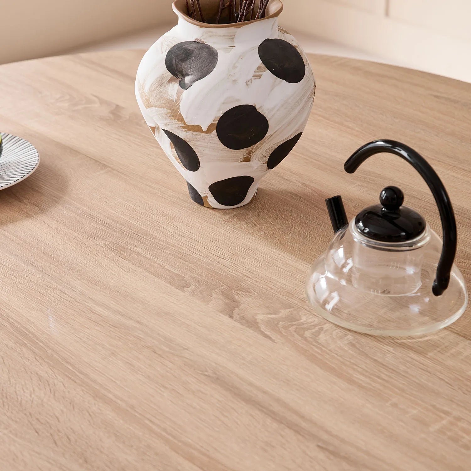 Modern Minimalist Round Dining Table with Slatted Cylindrical Base, For 4-6 People，For Kitchen, Dining Room & Living Space