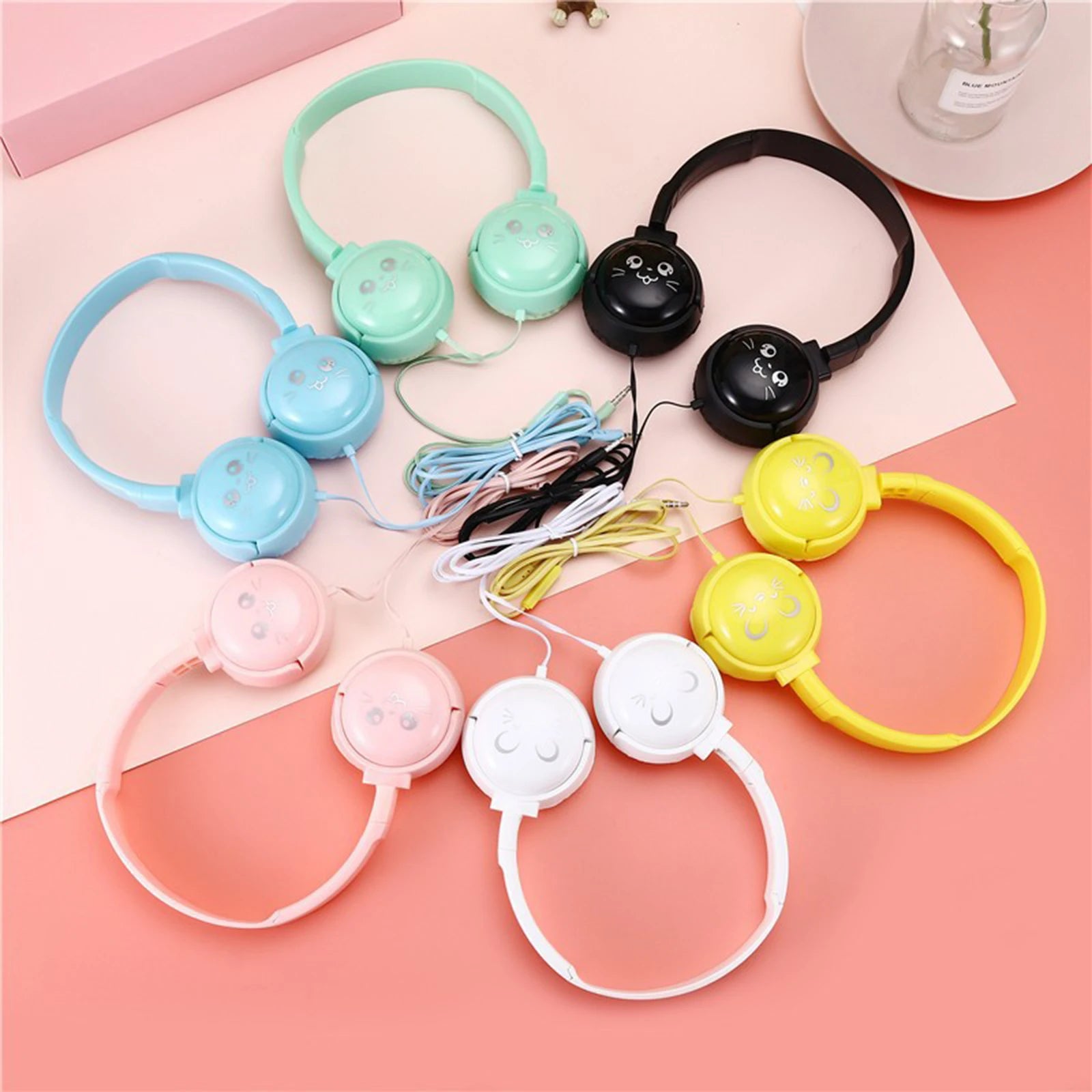 3.5mm Wired Over-ear Headphones Portable Music Earphones for Kids MP4 MP3 Smartphones Laptop